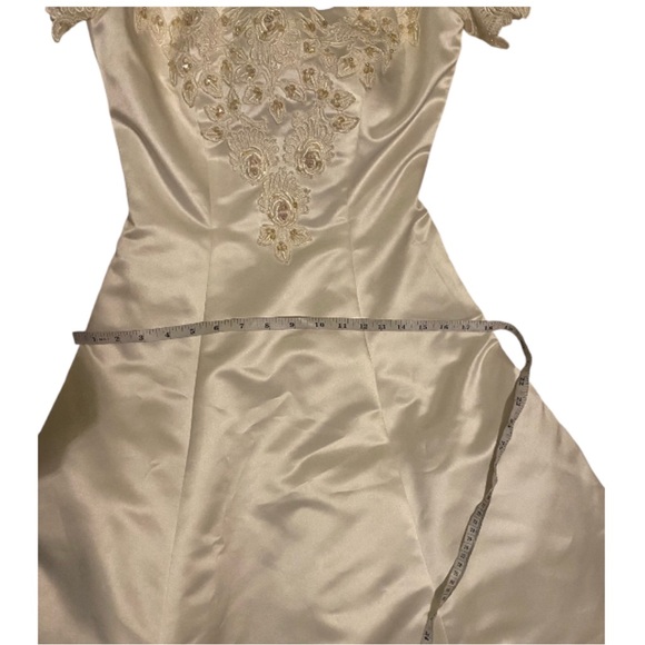 Michelangelo Satin Ivory Wedding Gown Dress With Pearls & Beading Size 6 - Picture 12 of 16